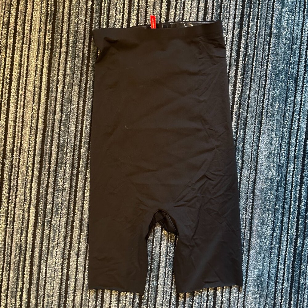 Black SPANX Shapewear Shorts, Sz M